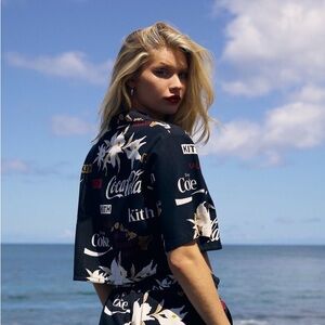 Coca-Cola x Kith x Hawai’i Collab Cropped Shirt